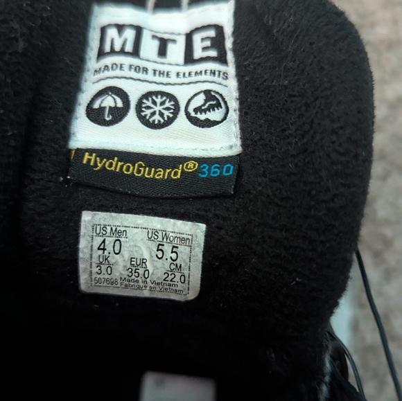 VANS BLACK SHOE SIZE 5.5 - Picture 6 of 6